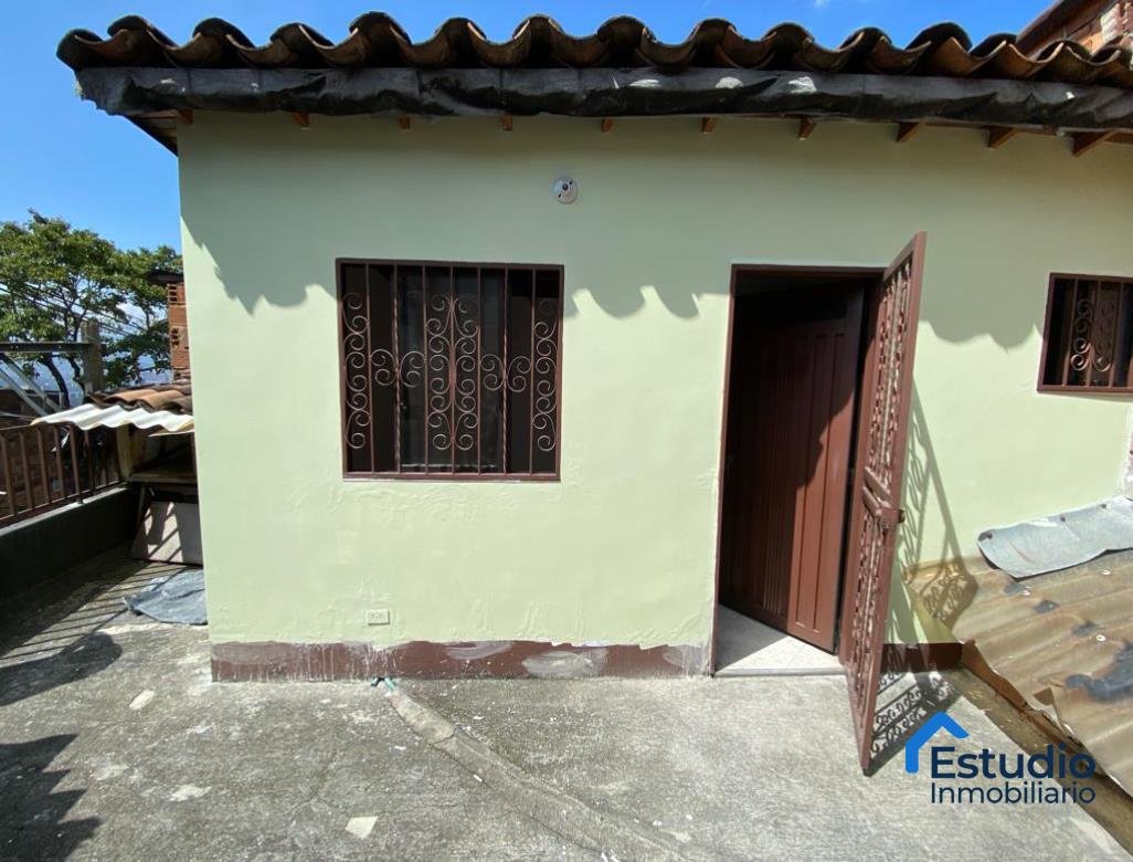 ARRIENDO MEDELLIN APARTAESTUDIO ARANJUEZ COD 1671263