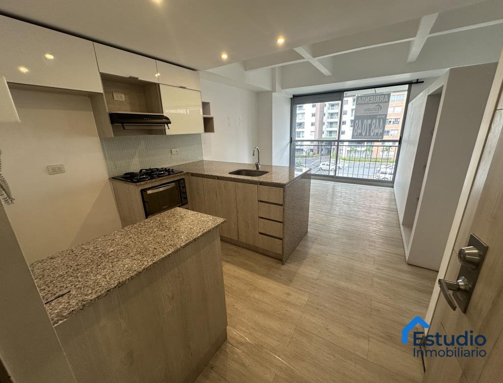 ARRIENDO MEDELLIN APARTAESTUDIO LOMA DE LOS BERNAL