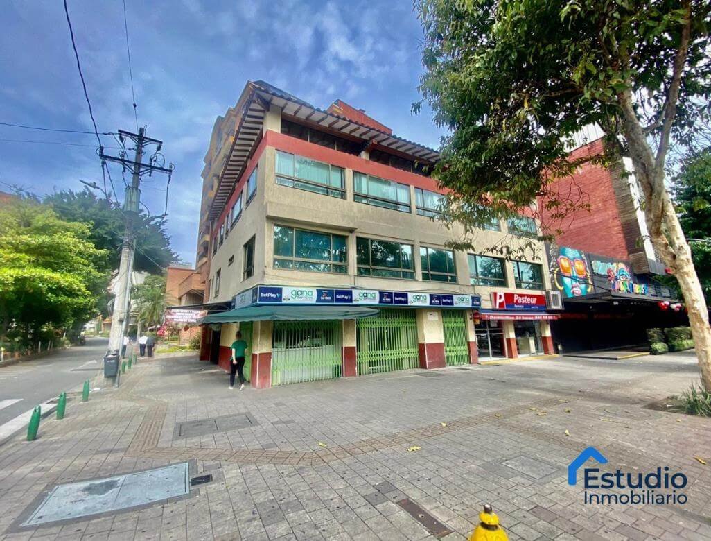 ARRIENDO MEDELLIN OFICINA LAURELES COD 1542862