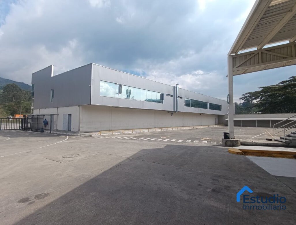 ARRIENDO CALDAS BODEGA VARIANTE