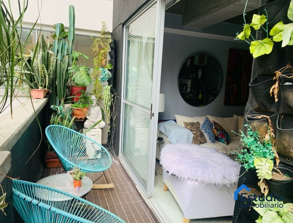 VENTA APARTAESTUDIO MEDELLIN LOMA DE LOS BERNAL COD 1615609