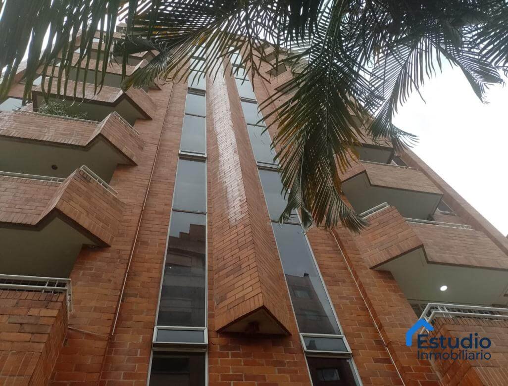 ARRIENDO MEDELLIN APARTAMENTO LAURELES COD 1623604
