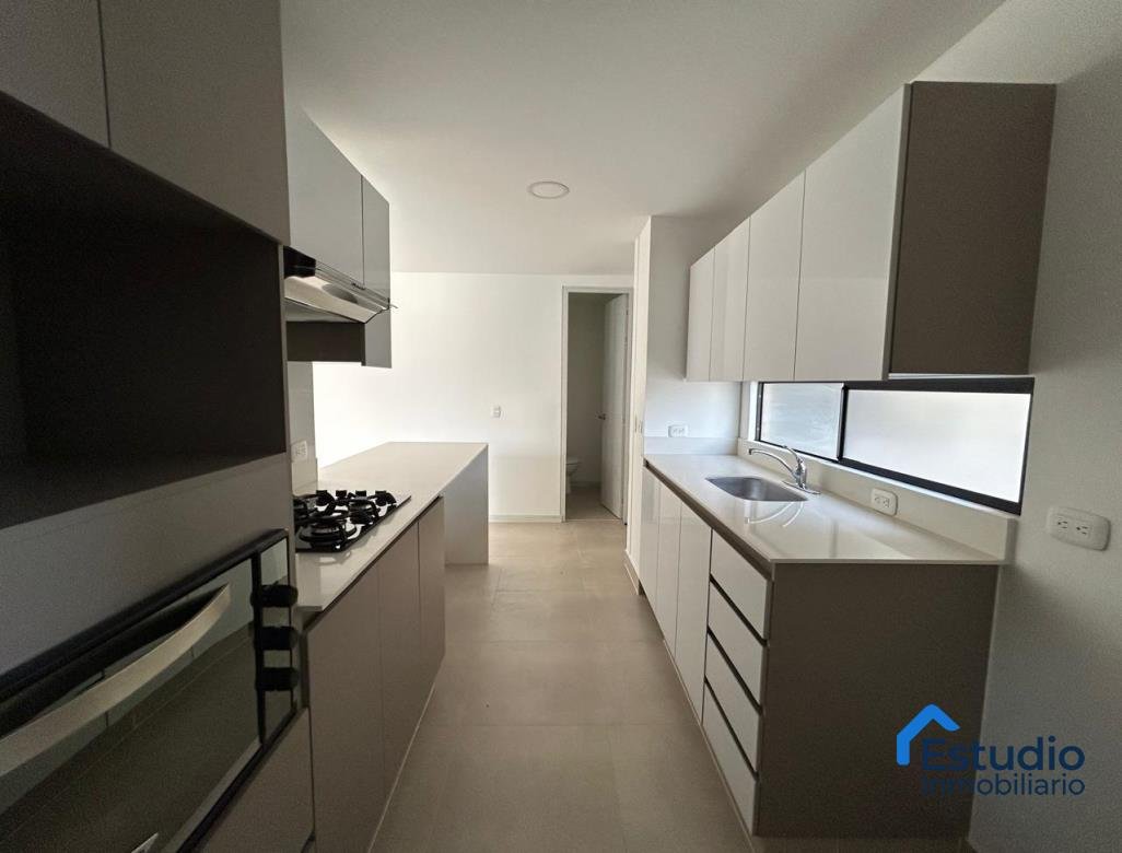 VENTA APARTAMENTO CASTROPOL MEDELLIN COD 1657139