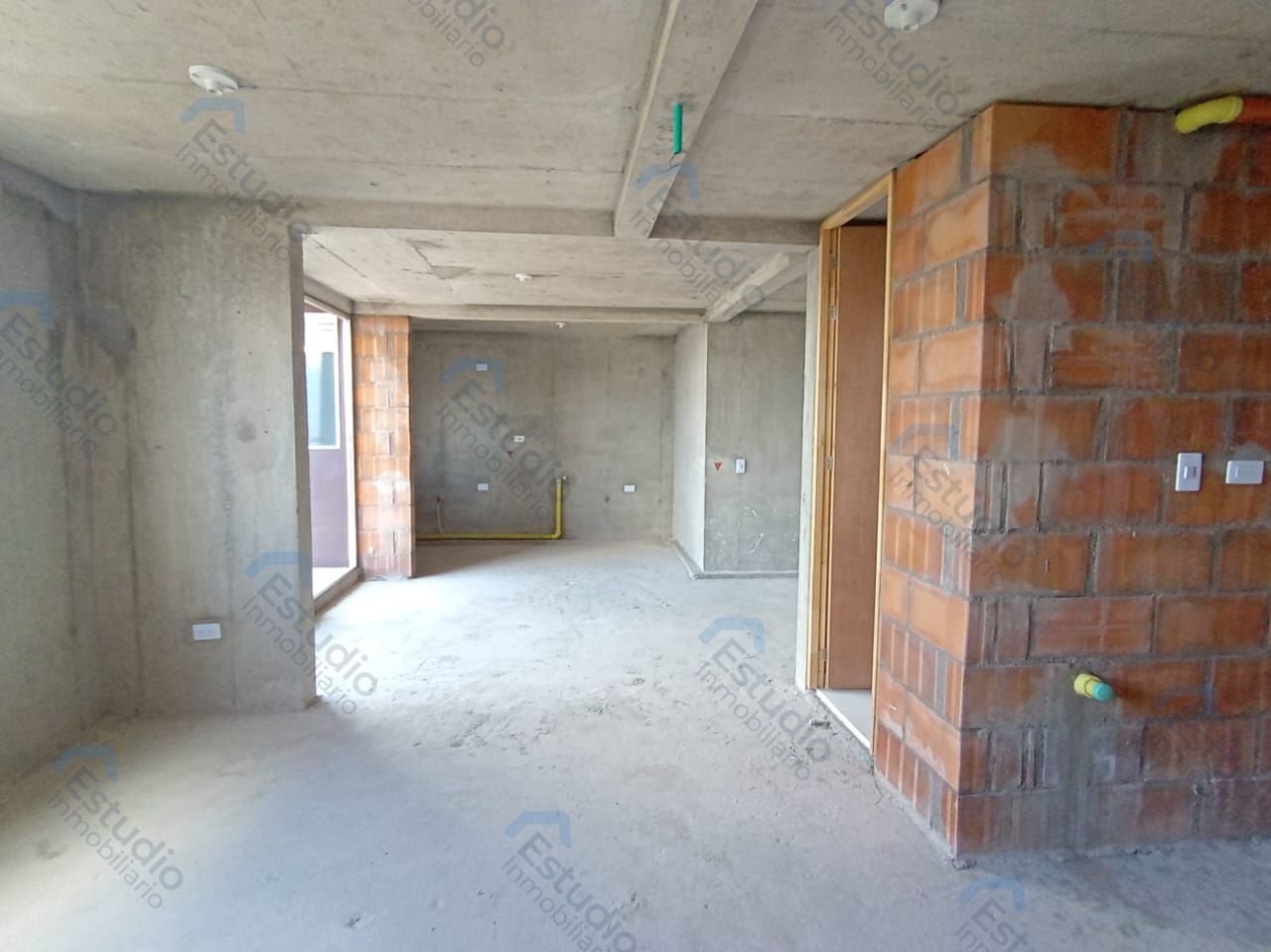 watermarked-img-1776709496841-7-8