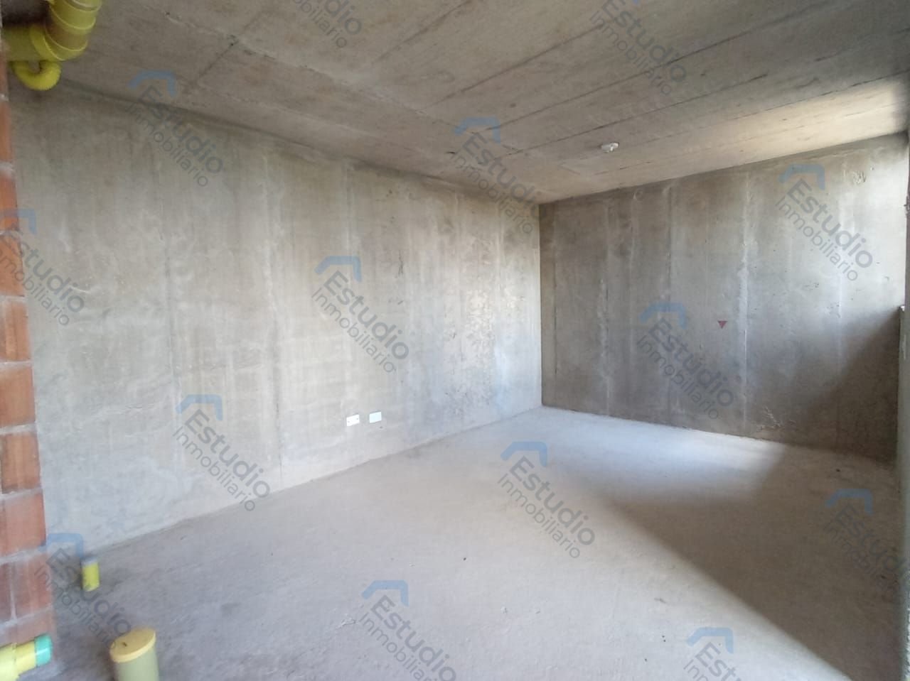 watermarked-img-1776709496841-9-10