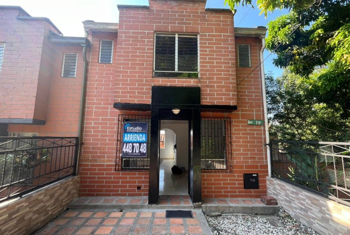 ARRIENDO MEDELLIN CASA COD 1688323