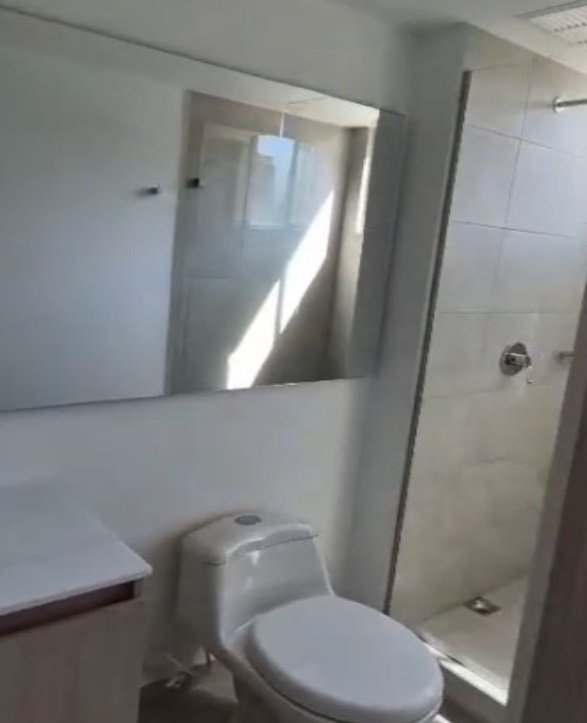 587