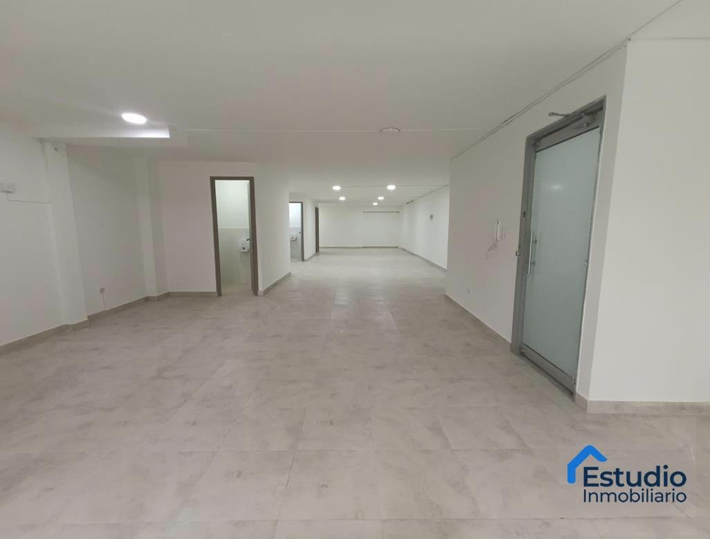 VENTA OFICINA MEDELLIN LAURELES COD 1709426