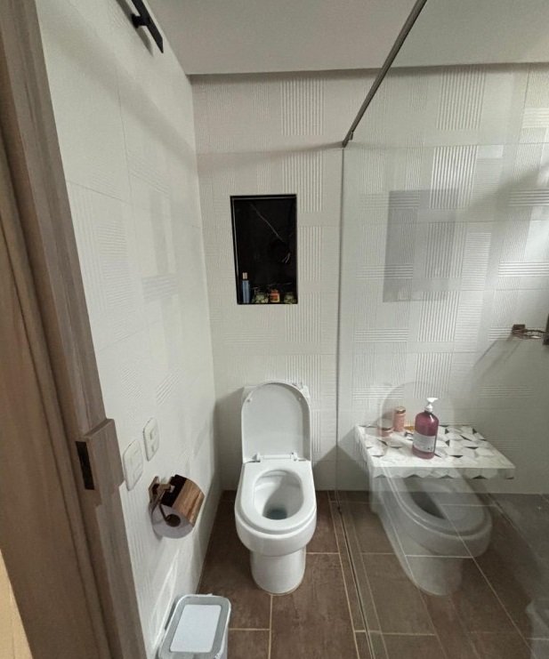 617