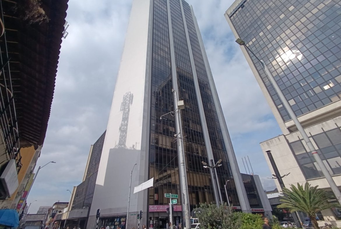 VENTA OFICINA MEDELLIN CENTRO COD 1727531