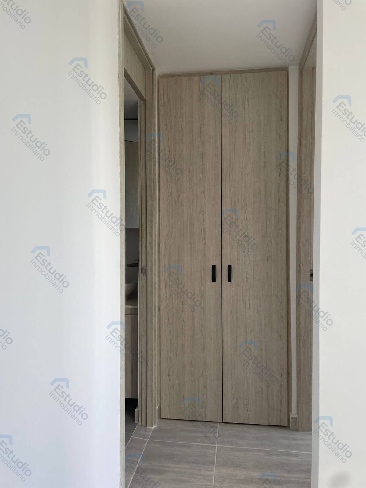 watermarked-img-1777581965839-10-12