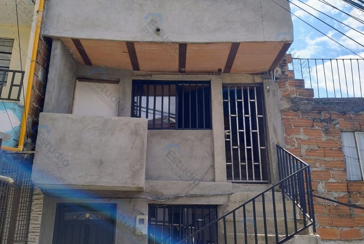 VENTA CASA 3 NIVELES MEDELLIN MANRIQUE COD  1760064 