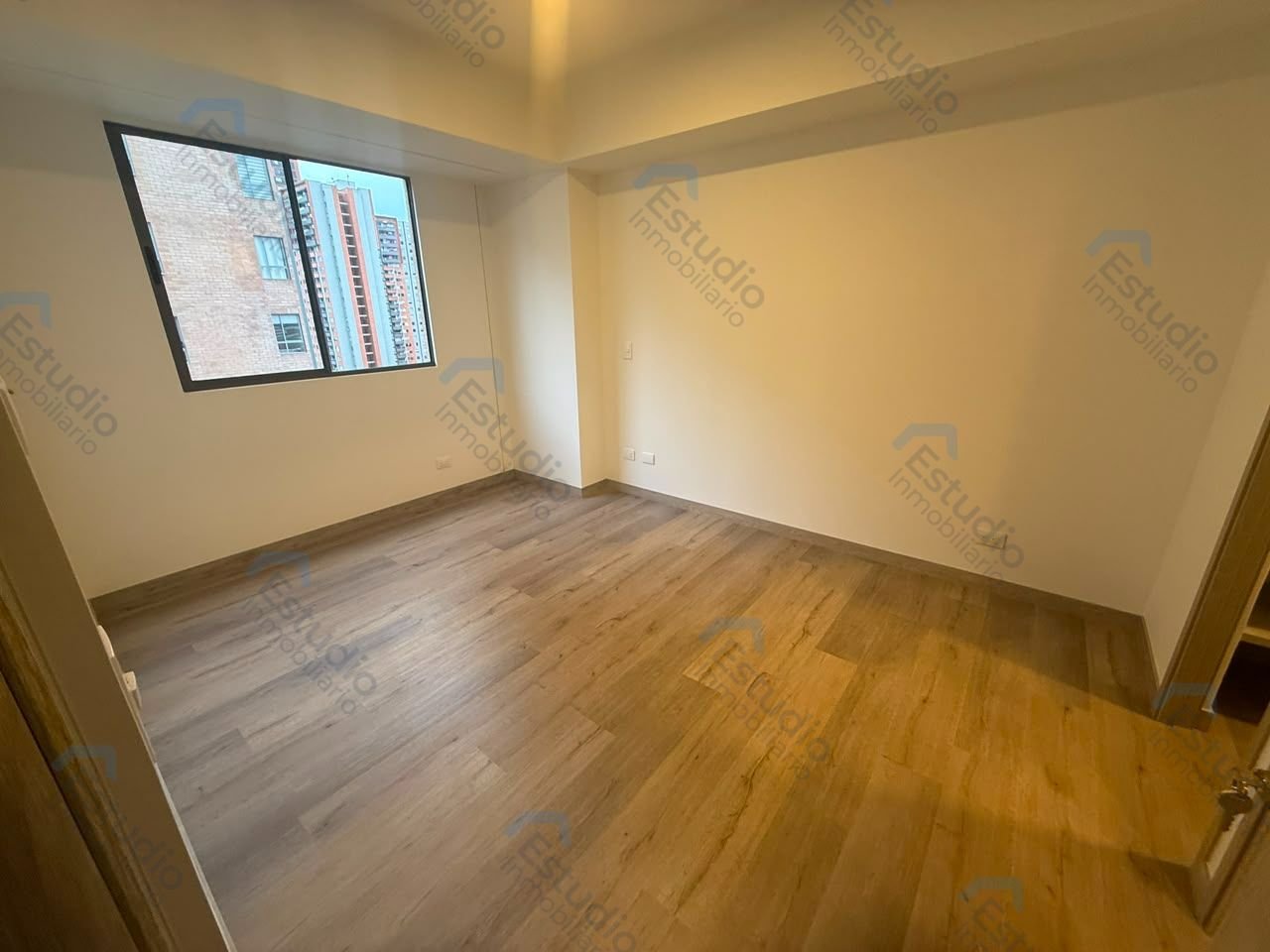 watermarked-img-1783860617355-5-6