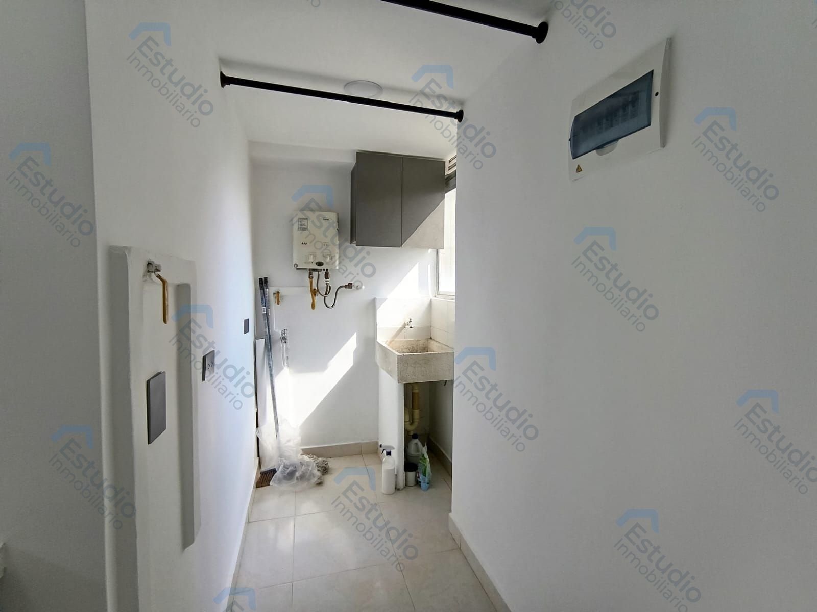 watermarked-img-1784647250299-8-9