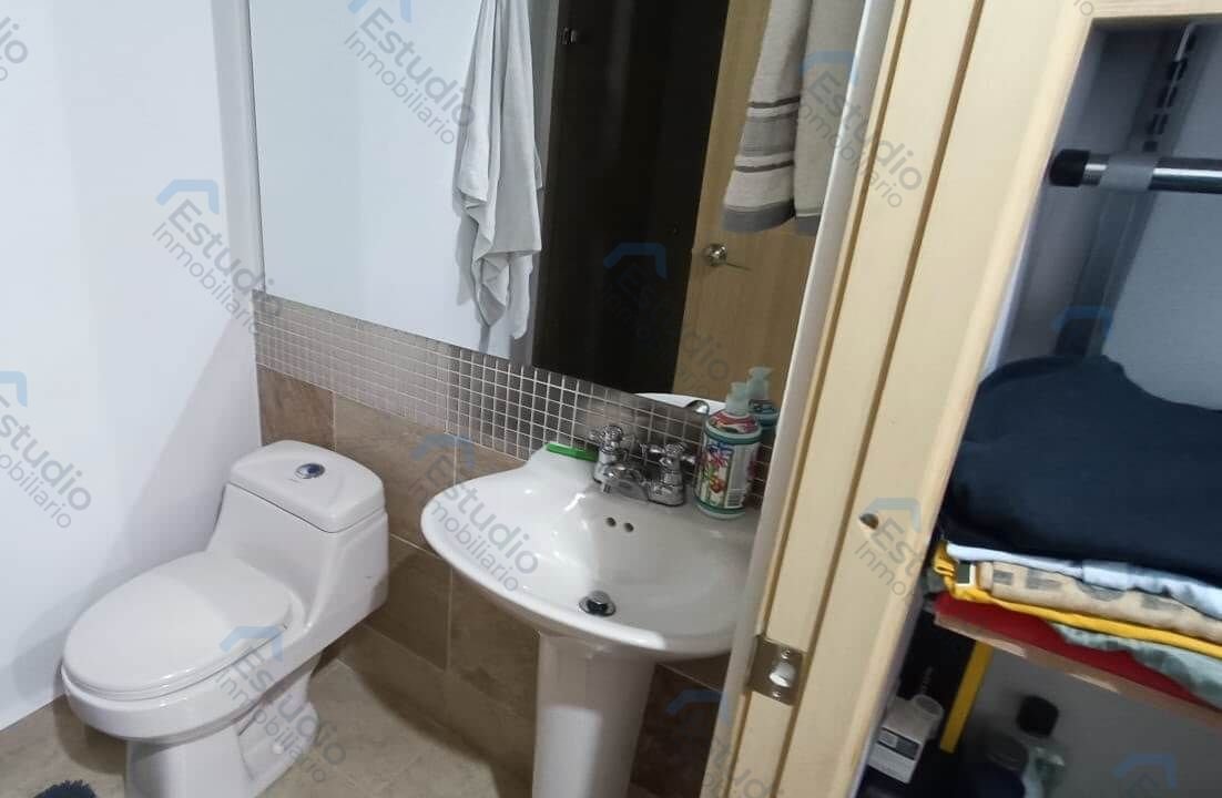 1102