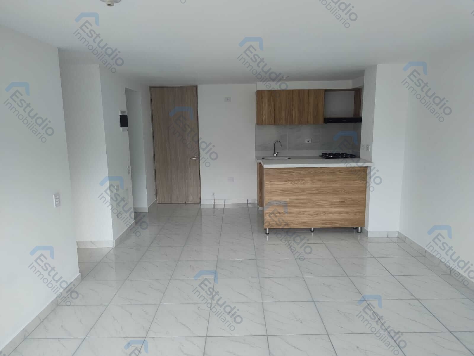watermarked-img-1777427350362-4-5