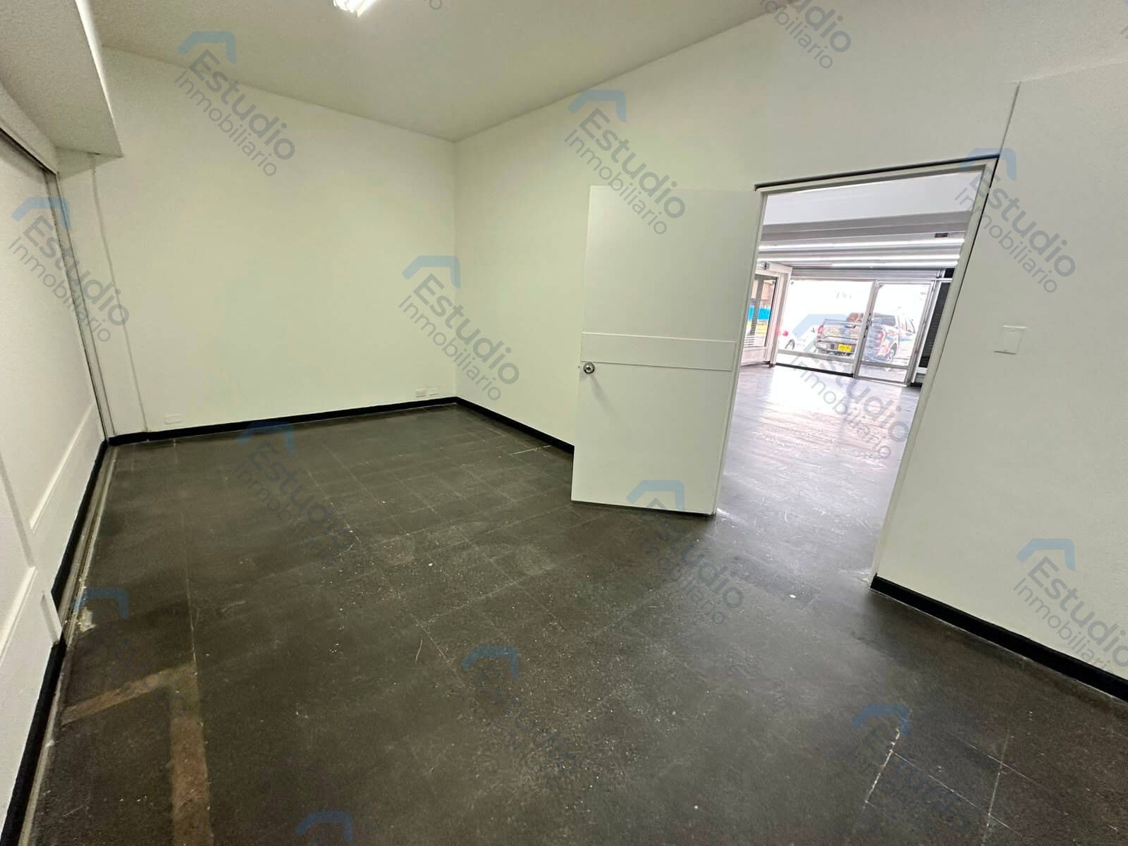 watermarked-img-1787753707283-8-9