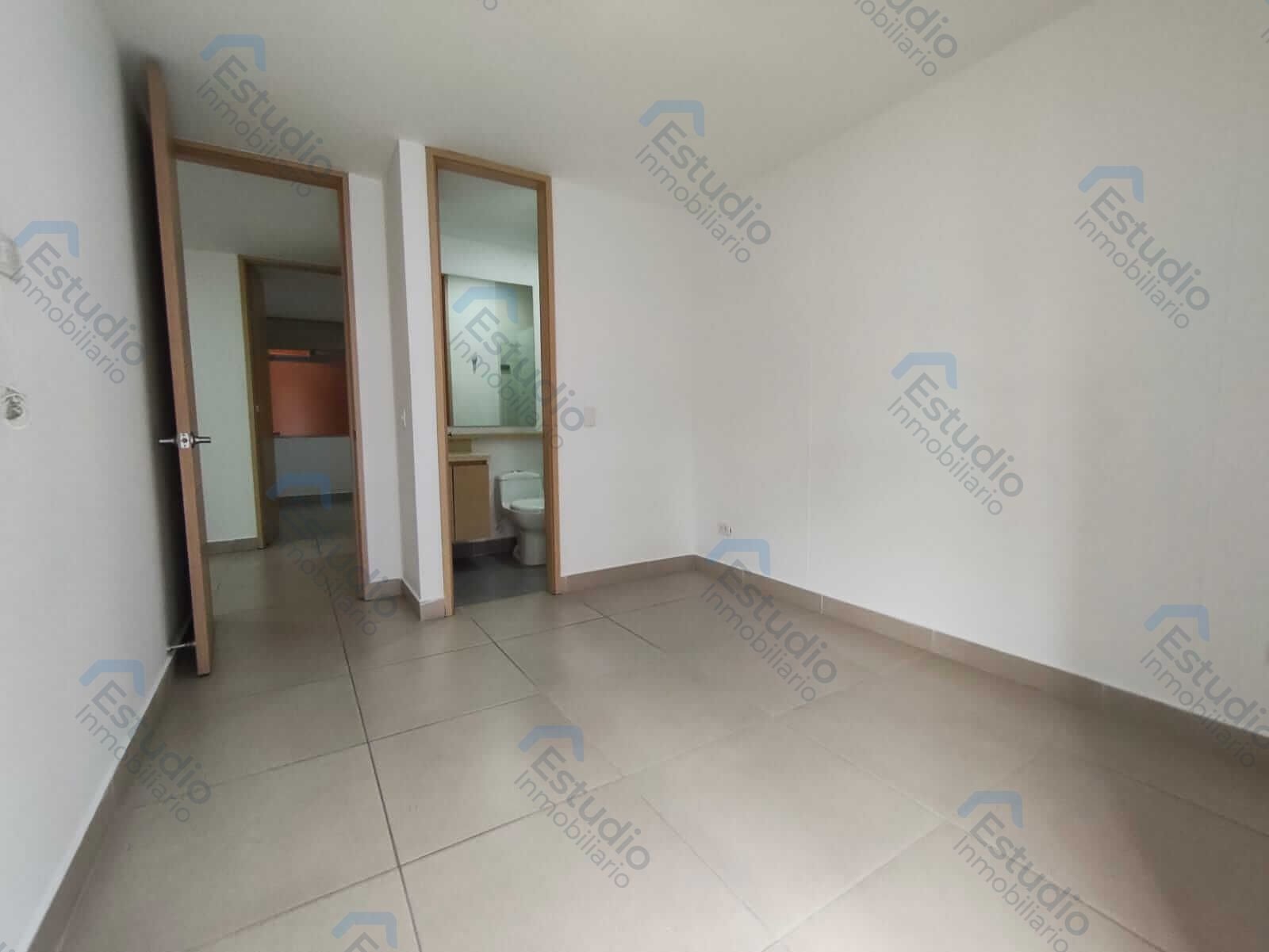 watermarked-img-1788184323733-8-9