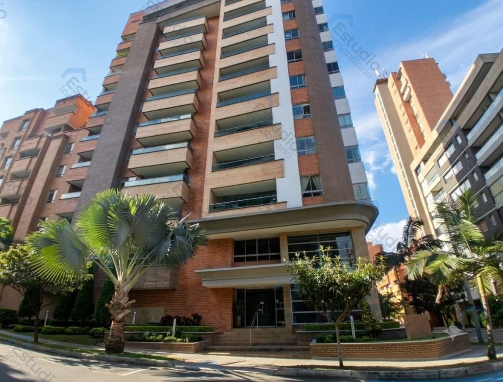 ARRIENDO MEDELLIN APARTAMENTO LAURELES COD 1796876