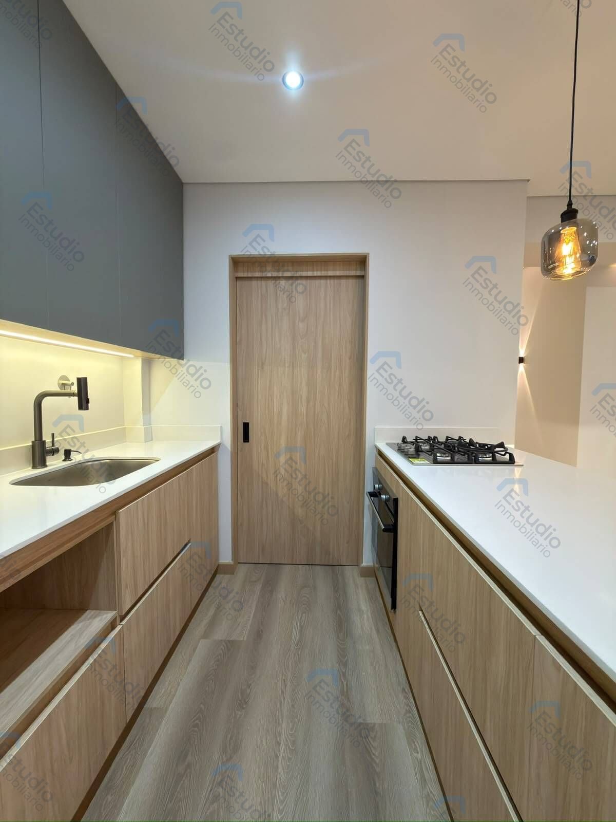 watermarked-img-1789221438378-3-4