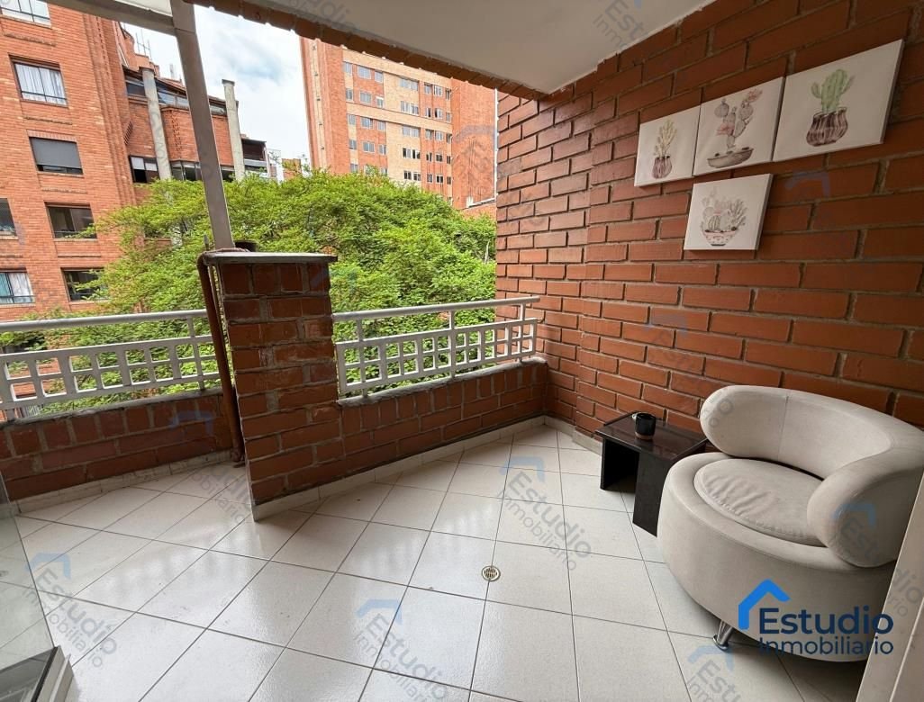 VENTA APARTAMENTO MEDELLIN LAURELES COD 1801832