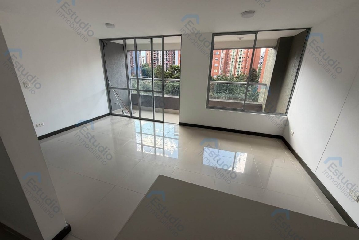 ARRIENDO MEDELLIN APARTAMENTO LOMA DE LOS BERNAL COD 1804213