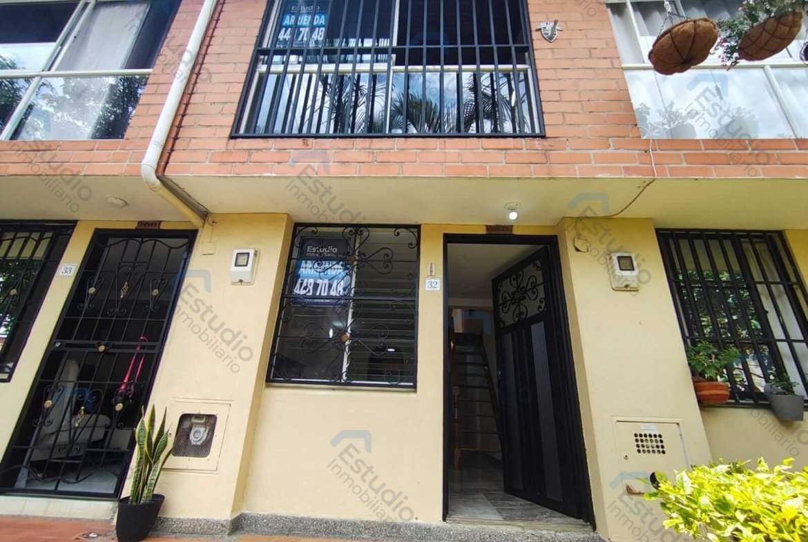 ARRIENDO MEDELLIN CASA RODEL ALTO COD 1804241