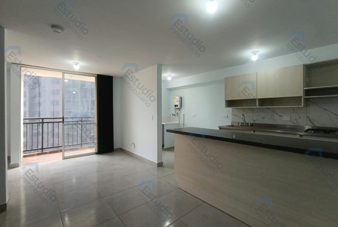 ARRIENDO BELLO APARTAMENTO SERRAMONTE COD 1804396