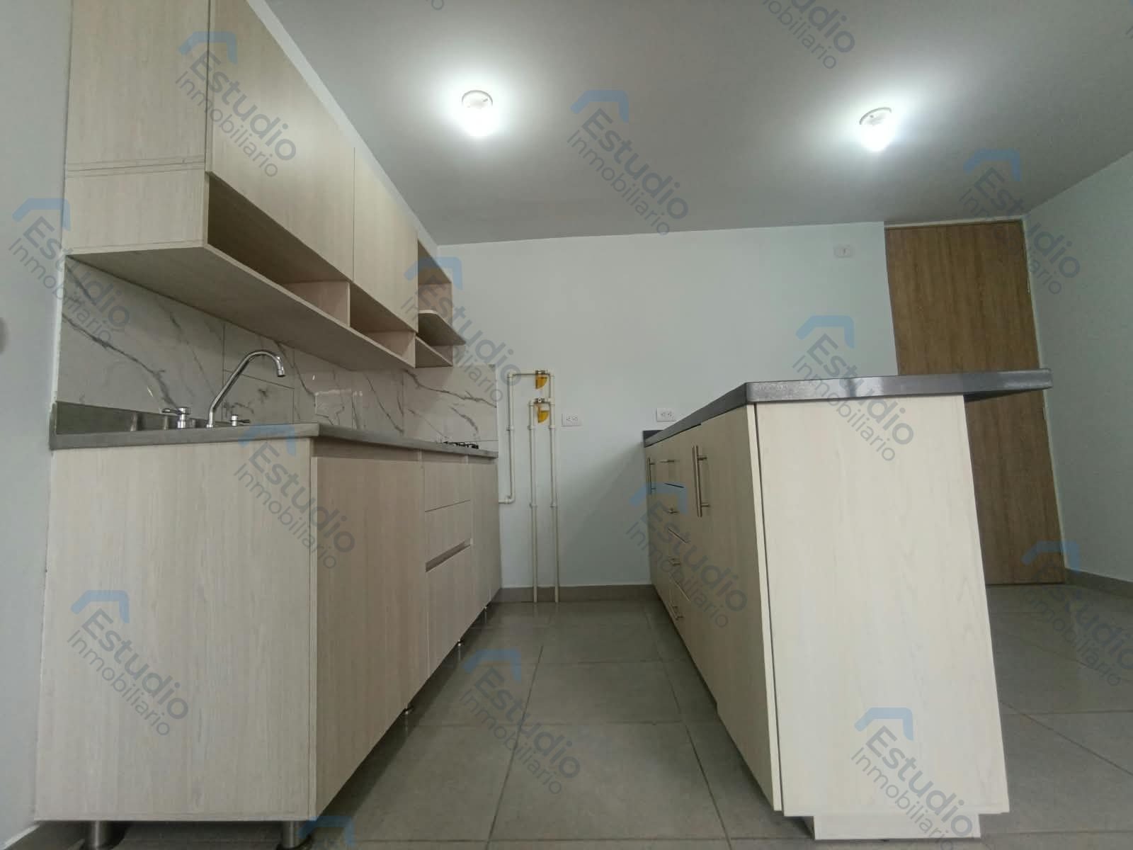watermarked-img-1790173249068-3-4