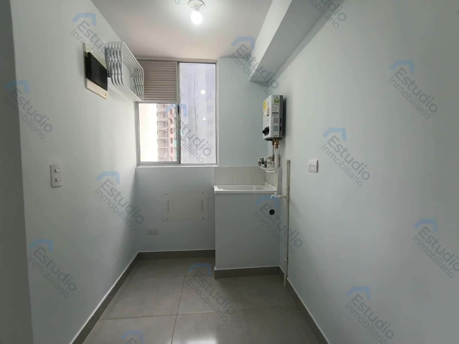 watermarked-img-1790173249068-4-5
