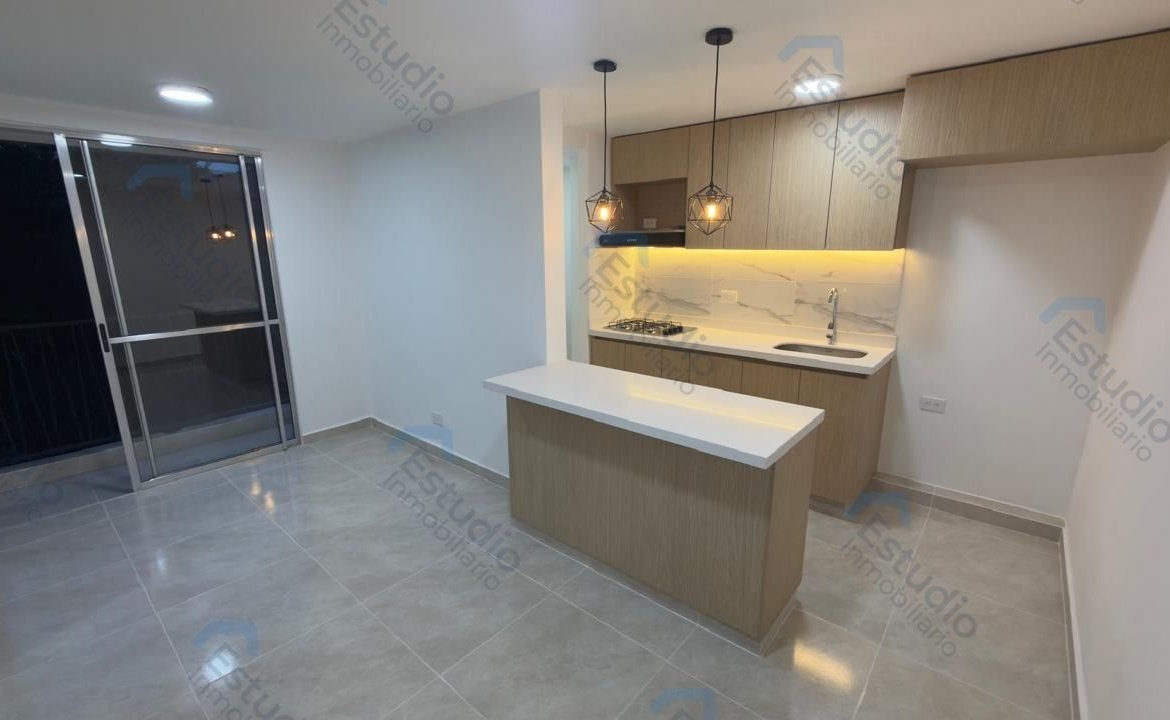 ARRIENDO BELLO APARTAMENTO SANTA ANA COD 1805663