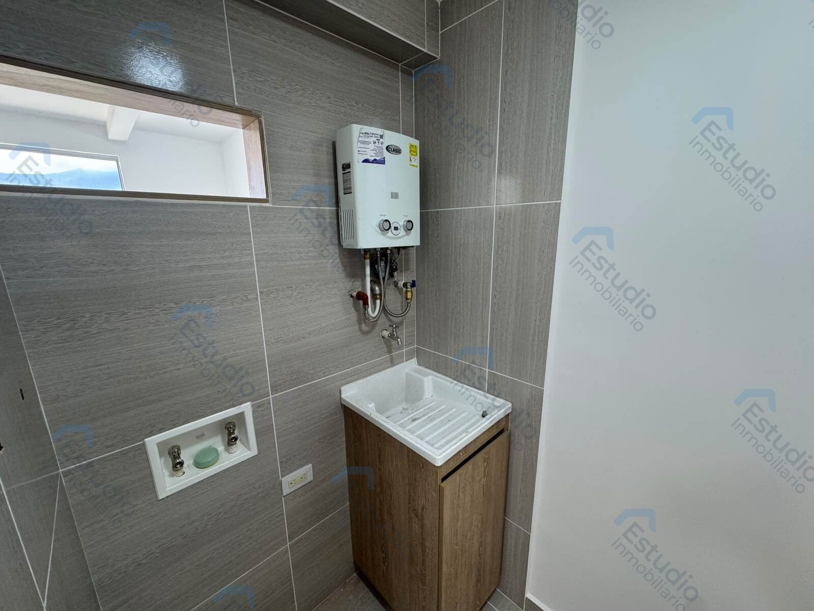 watermarked-img-1790622366667-2-3