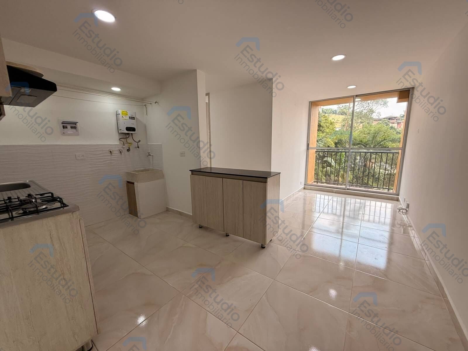 watermarked-img-1790794549105-0-1
