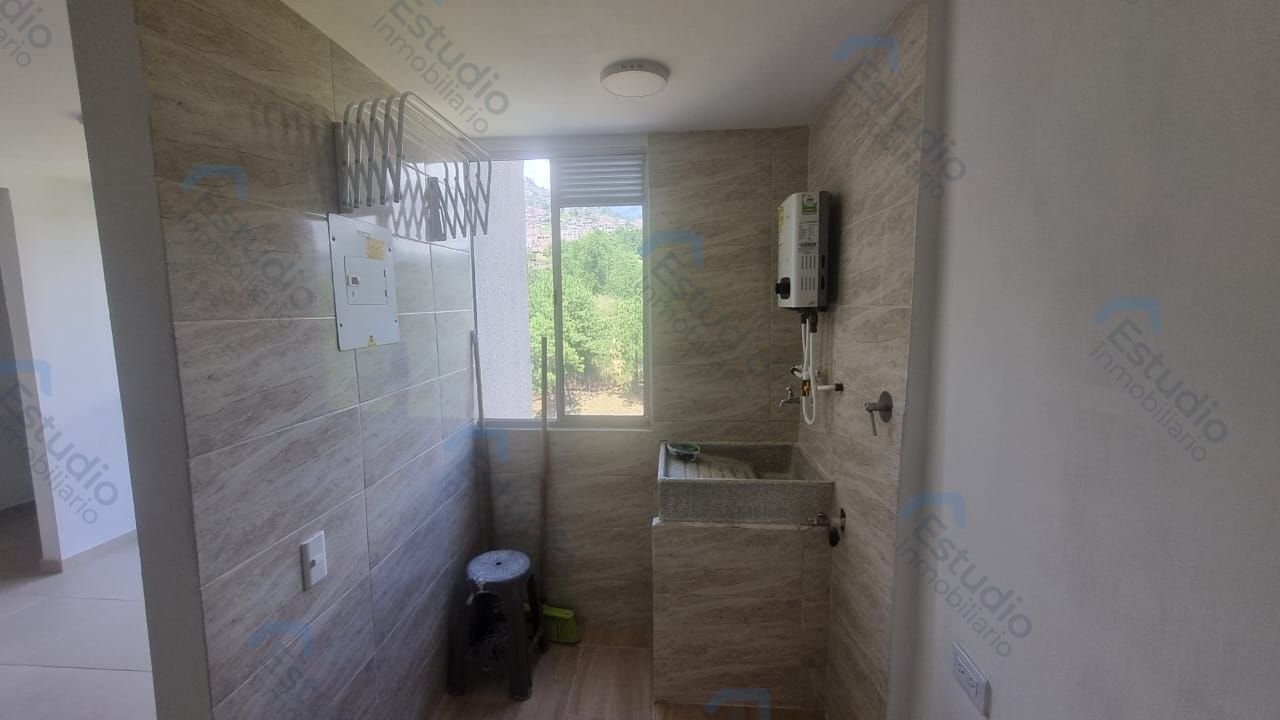 watermarked-img-1790884872752-4-5