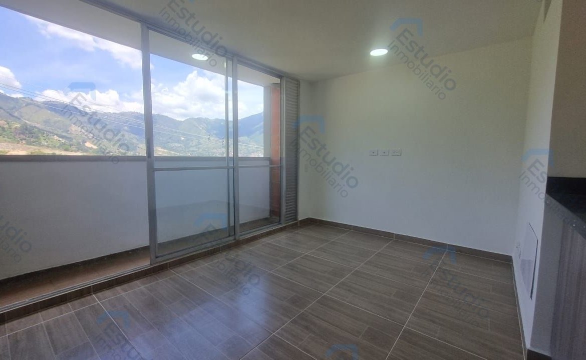 ARRIENDO BELLO APARTAMENTO SANTA ANA COD 1811648 